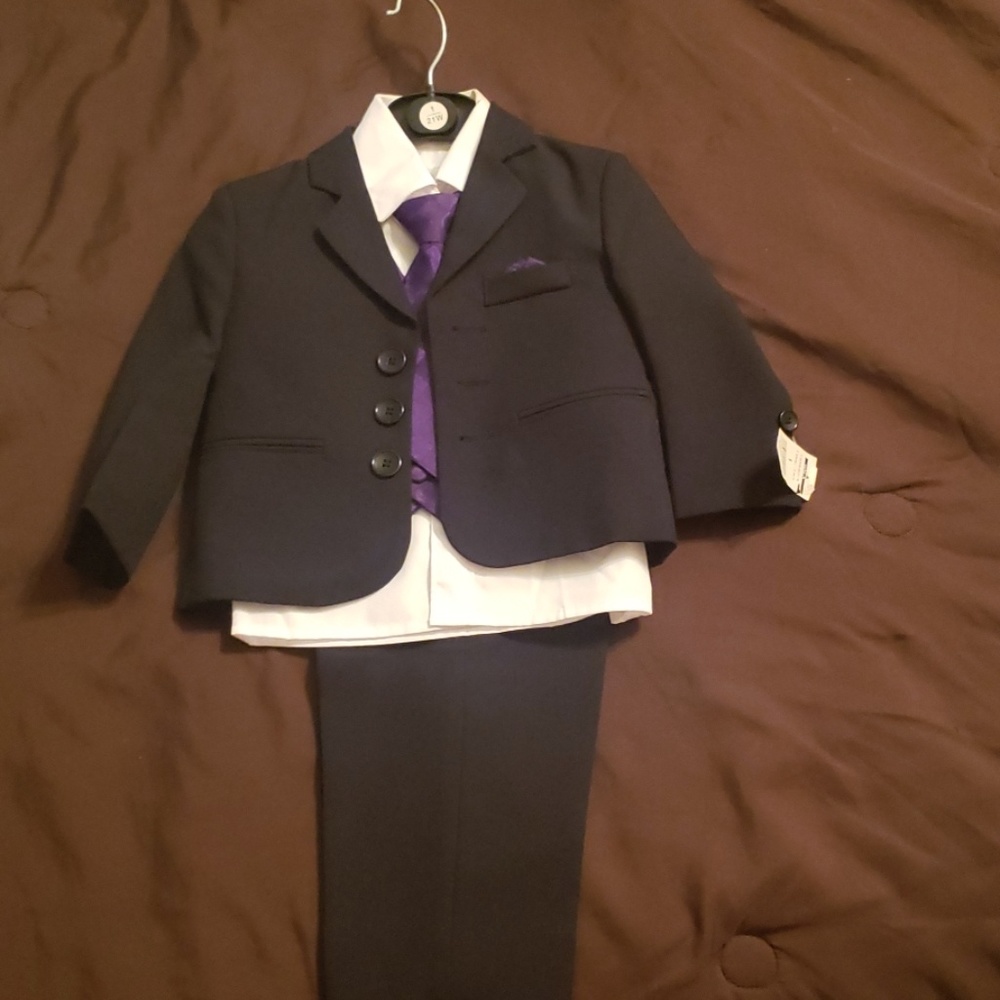 Boys suit size 1 (one)